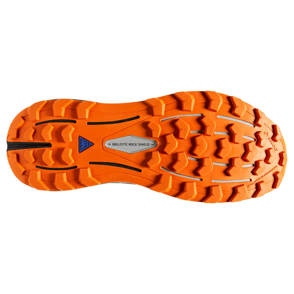 Bottom (outer sole) view of the Men's Cascadia 16 trail shoe by Brooks in the color Oyster