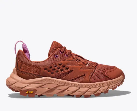 Lateral view of the Women's HOKA Anacapa Breeze Low trail shoe in the color Baked Clay/Cork