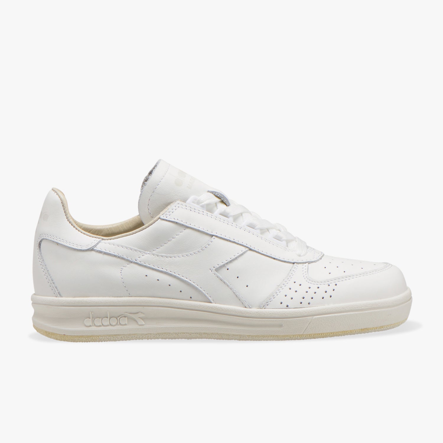 The B.Elite lifestyle shoe is a brand icon at diadora and in the footwear world.  This style has been brought back to evoke the 1980 OG model created to celebrate the epic tennis players of the '80's.   This Heritage sneaker is Made in Italy and crafted from premium leather with pigskin detailing. The Italian design and skilled craftsmanship is immediately obvious once you take this style out of the box.