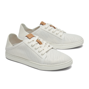 Whether you’re exploring the dry caves and beaches along Kaua‘i’s north shore, or cruising the Strand at Manhattan beach, you’ll find the perfect companion in the Women's OluKai Pehuea Lī. It's lightweight, breathable and features an airy, all-mesh upper. The energetic Pehuea Lī is always ready for adventure, no matter where you’re headed.