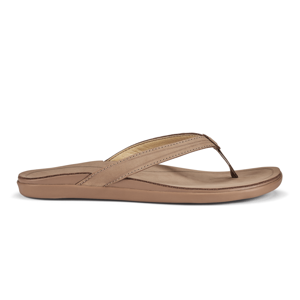 Understated style, soft leather, lasting comfort—the Women's ʻAukai from OulKai will be the most versatile style in your closet. Slip them on and head to the beach or throw them in your bag for the next road trip, this classic sandal is made to travel wherever you do.