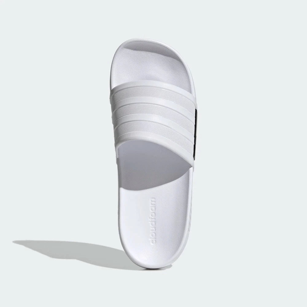 Designed to transition seamlessly from the beach to the locker room to running errands around town, this version has a soft EVA bandage upper and a comfortable contoured footbed.