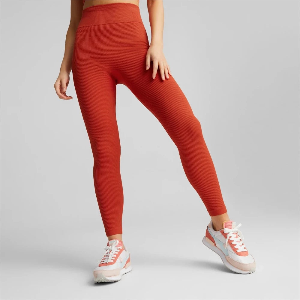 Sustainable meets street sleek in our eye-catching Infuse collection. Made using recycled materials, with tight, form-fitting cut lines, ribbed knit fabrics, seamless construction for reduced friction and enhanced freedom of movement, a comfortable elastic waistband, sophisticated brand elements and a figure-flattering high waist, these luxe leggings made sporty look sophisticated.