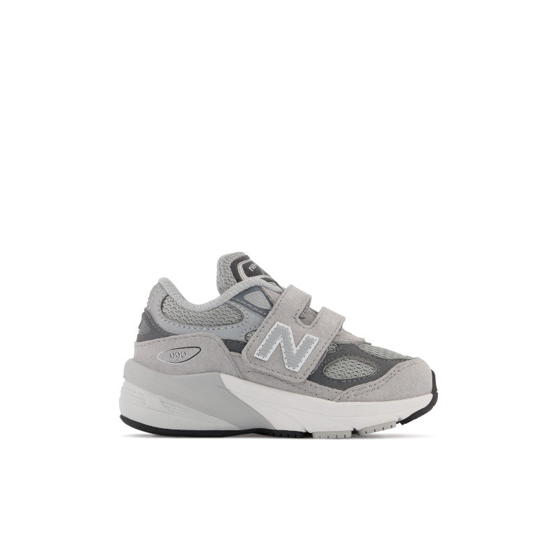 In the spring of 1978, NB gave their designers the go-ahead on an ambitious undertaking: develop the very best running shoe, regardless of the time it takes or the money it costs. The result was the 990, a shoe that’s been raising the bar on quality ever since.