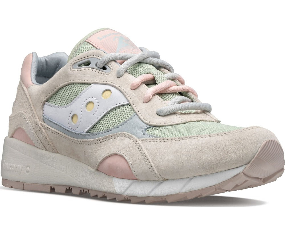 Saucony crafted this women's version of the Shadow 6000 with the Saucony Creek in mind. Its pastel colors reflect the beauty of the water and its surroundings while the buttery soft suede makes it as irresistible as an idyllic creekside afternoon.