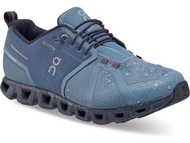 Front angled view of the Men's ON Cloud 5 waterproof shoe in the color Metal / Navy