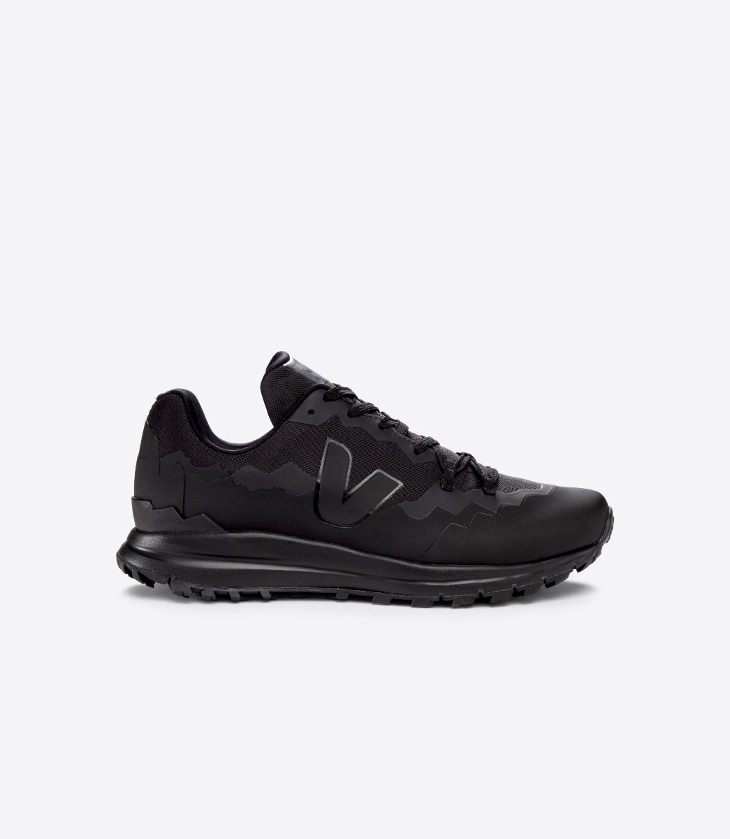 Lateral view of Men's Fitz Roy Trek shell trail shoes by VEJA in all black