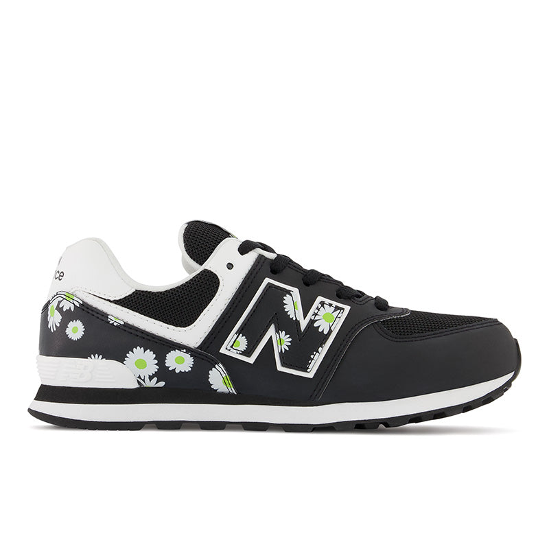 That’s why today, the 574 is synonymous with the boundary defying New Balance style, and worn by anyone. With the 574 for kids, the same style inspiration is pared down for growing feet.