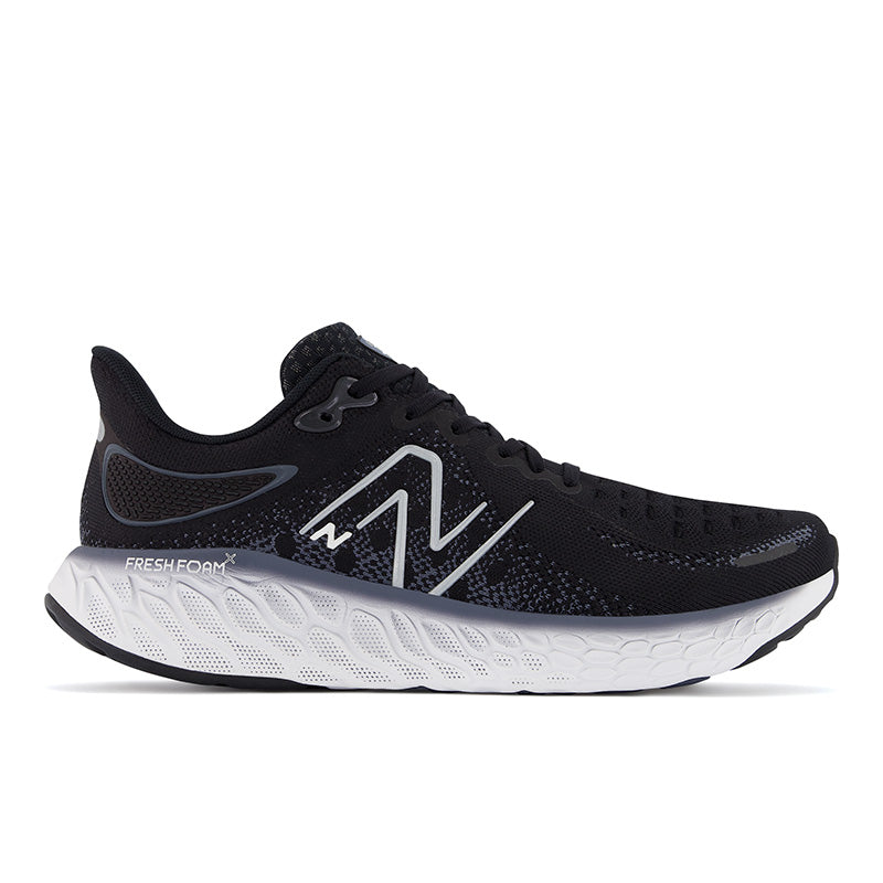 If New Balance only made one running shoe, that shoe would be the 1080. What makes the 1080 so unique is its versatility. The 1080 delivers top-of-the-line performance to every kind of runner, whether you’re training for world-class competition, or catching a rush hour train.