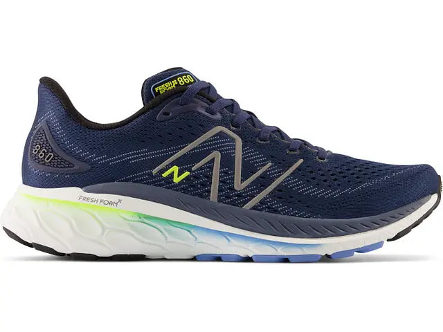 Lateral view of the New Balance Men's 860 V13 in the color Navy Blue