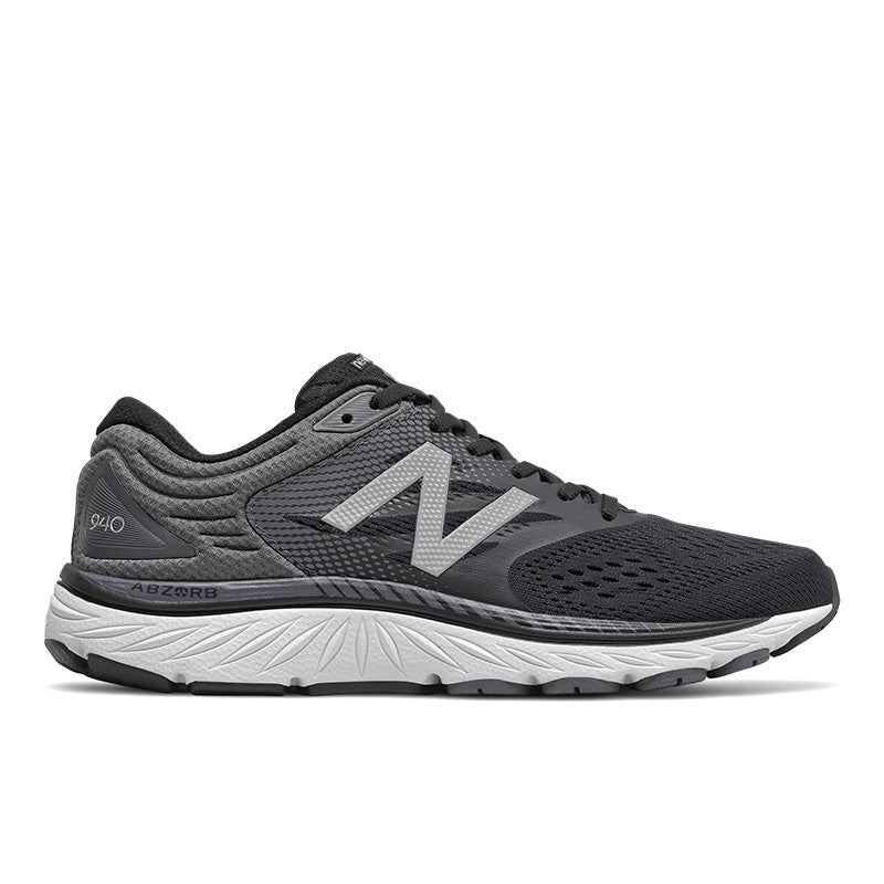 The New Balance 940v4 stability running shoe for men who's arches collapse in more than normal and therefore need a little extra stability. Featuring a high-density medial post, T-BEAM technology for torsional stability in the shoe and full-length ABZORB midsole to offer soft cushioning to each landing, this shoe helps you to your personal best. 