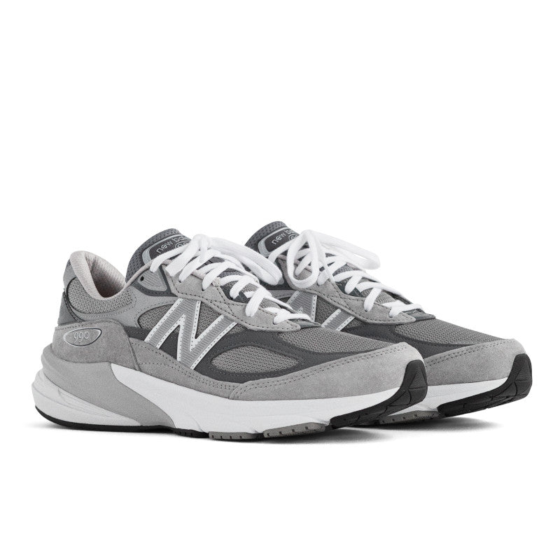 The New Balance 990’s original designers were tasked with creating the single best running shoe on the market. The finished product more than lived up to its billing. When it hit shelves for the first time in 1982 the 990 sported an elegantly understated grey colorway, and a then unheard of three-figure price tag. For avid runners and ahead of the curve tastemakers alike, the 990 was a mark of quality and superior taste. 
