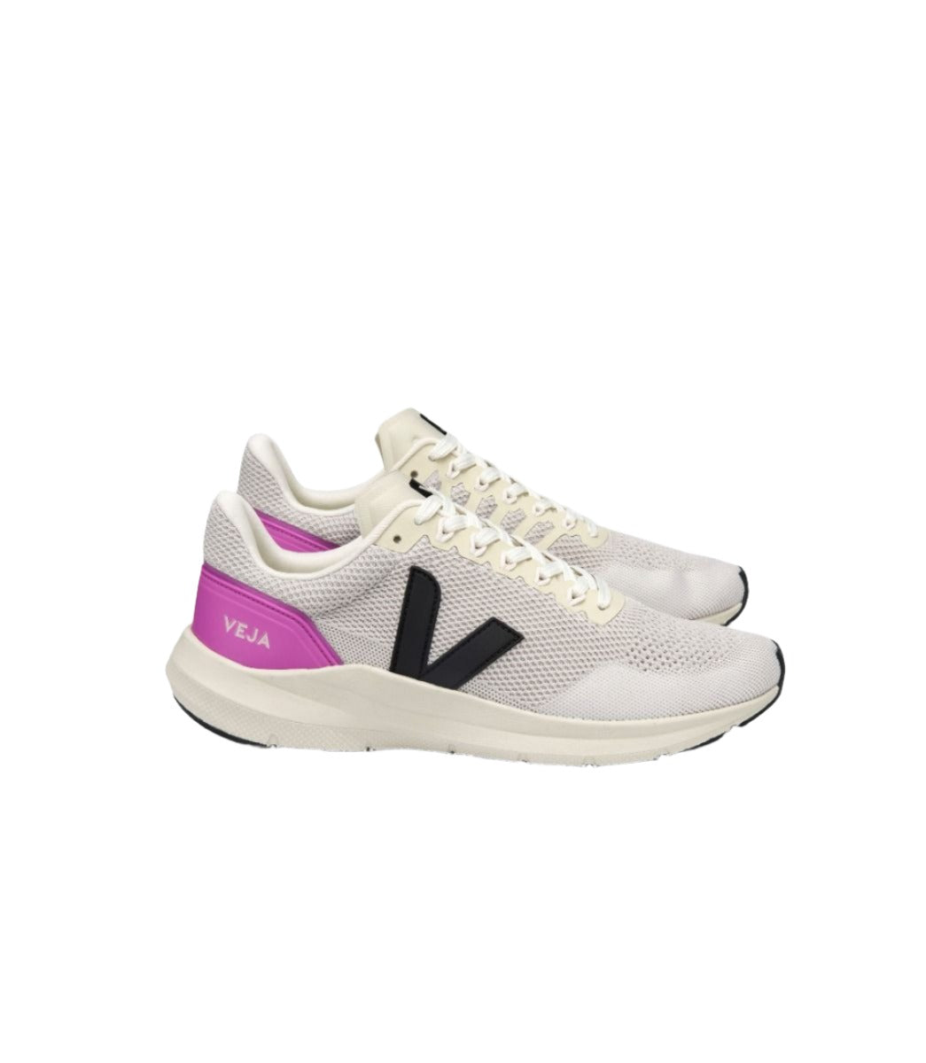 Named after one of the fastest and most athletic fishes in the ocean, the Women's Marlin from Veja is designed for those days when you have performance in mind. Light and dynamic yet comfortable for everyday users. The Marlin is about perpetual improvement in mind.